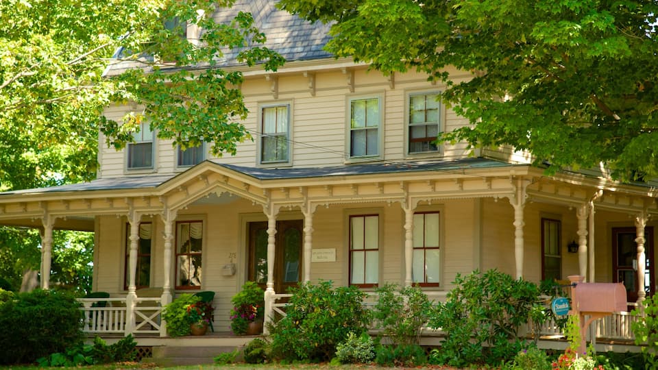 Wethersfield which includes heritage architecture and a house