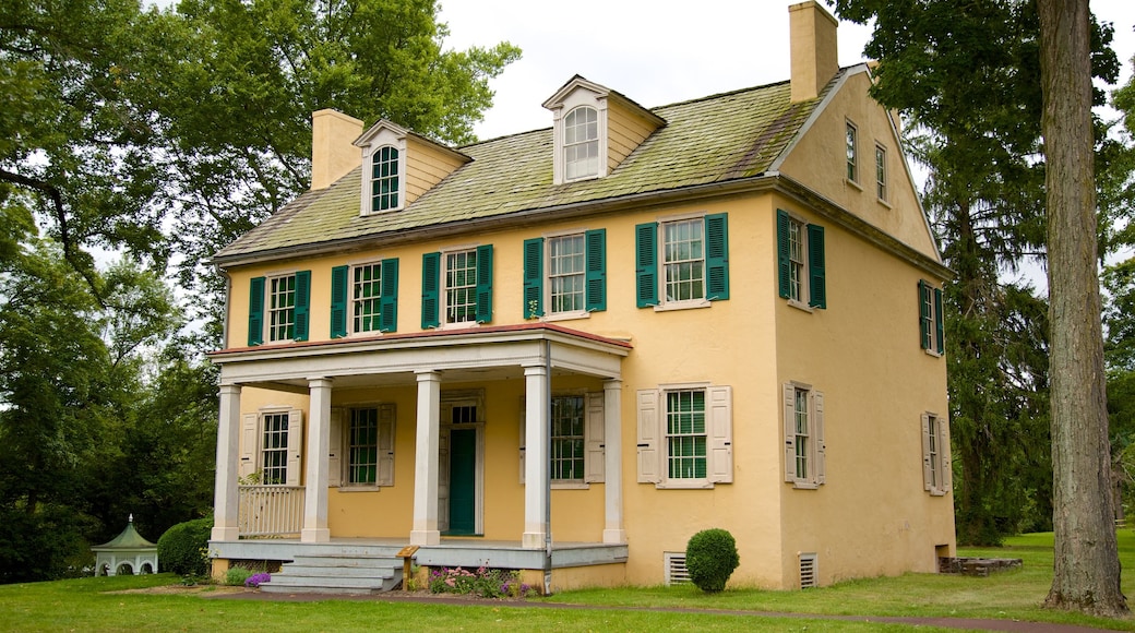 Washington Crossing inclusief een huis en historische architectuur