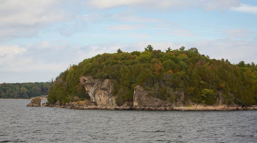 Lake Champlain Ferry caratteristiche di paesaggi rilassanti e lago o sorgente d\'acqua