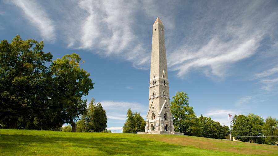 Parque histórico nacional de Saratoga mostrando un monumento y elementos patrimoniales
