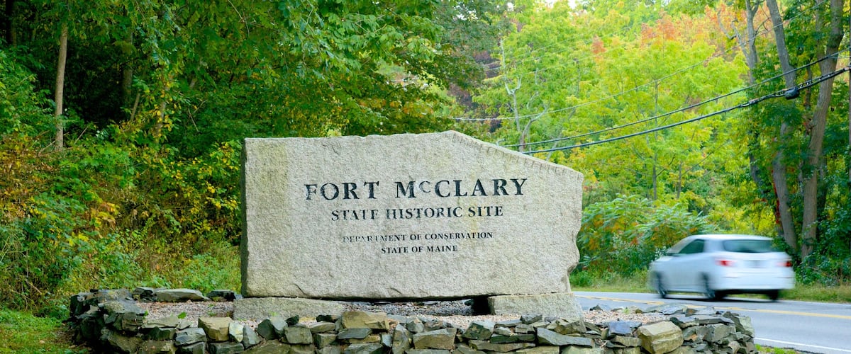 Fort McClary State Park showing signage