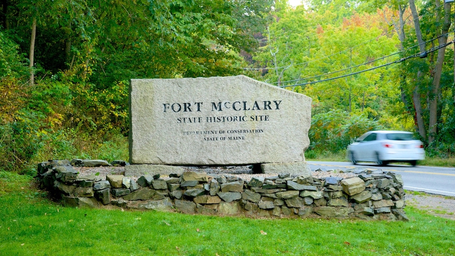 Fort McClary State Park showing signage