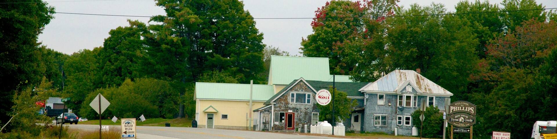 Bar Harbor showing a small town or village