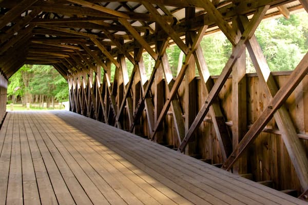 Maine montrant pont
