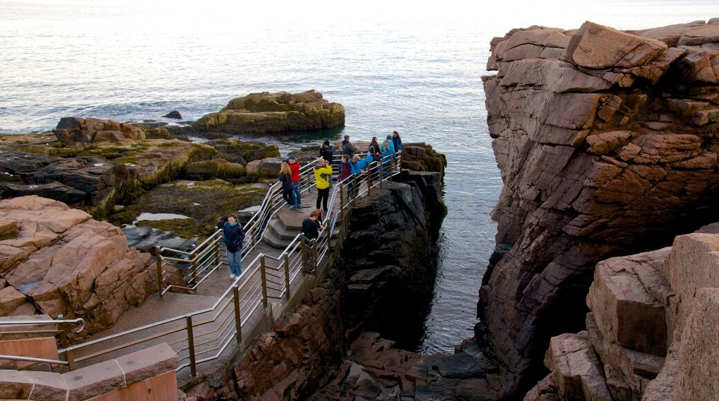 Bar Harbor ซึ่งรวมถึง ชายฝั่งขรุขระ และ ทิวทัศน์