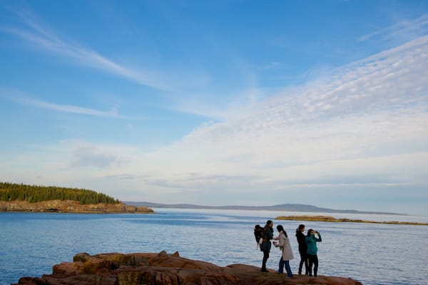 Bar Harbor mettant en vedette côte rocheuse et panoramas