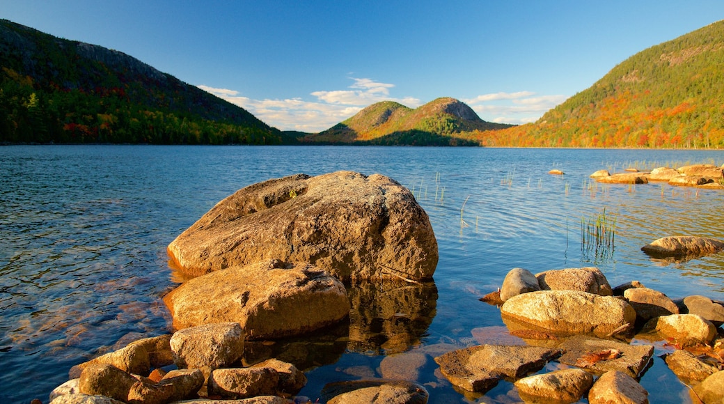 Bar Harbor cho thấy phong cảnh và hồ
