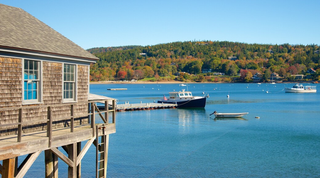 Bar Harbor mostrando baia e porto