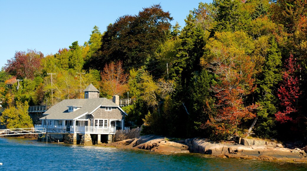 Bar Harbor which includes rocky coastline and a coastal town