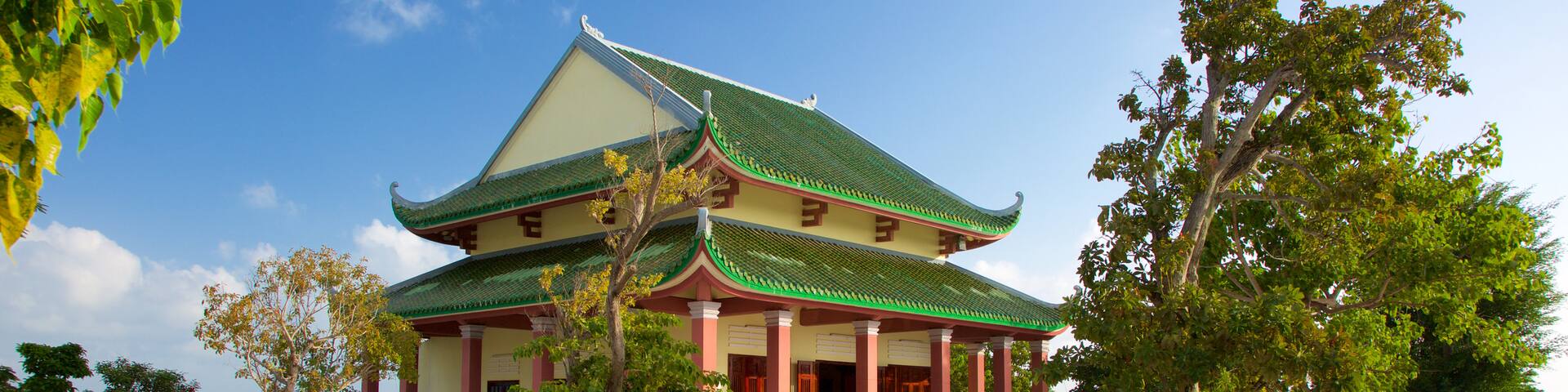 Linh Ung Pagoda featuring religious aspects and a temple or place of worship