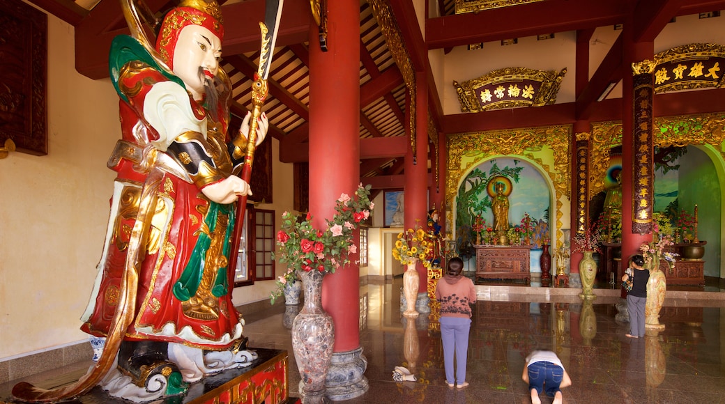 Linh Ung Pagoda showing religious elements and heritage architecture