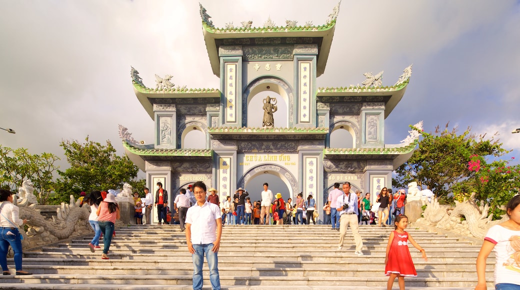 Linh Ung Pagoda showing religious elements and heritage architecture