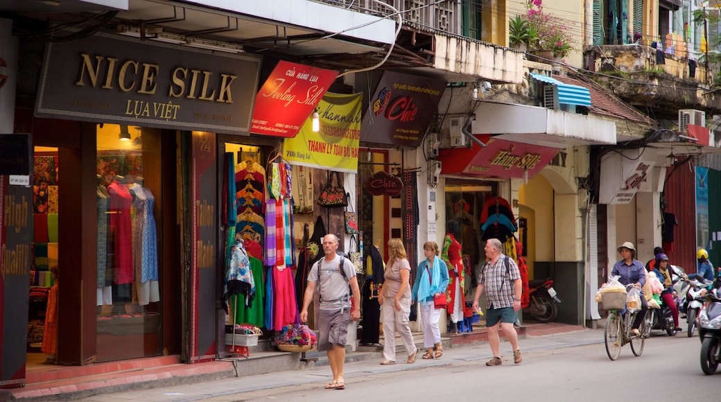 Calle Hang Gai ofreciendo señalización y escenas urbanas
