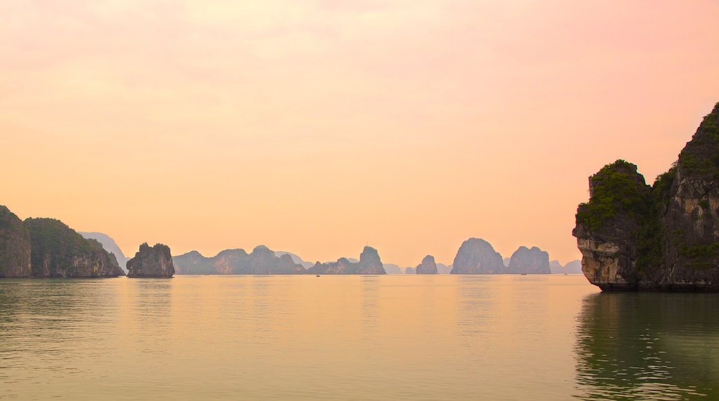 Halong Bay showing a sunset, landscape views and island views