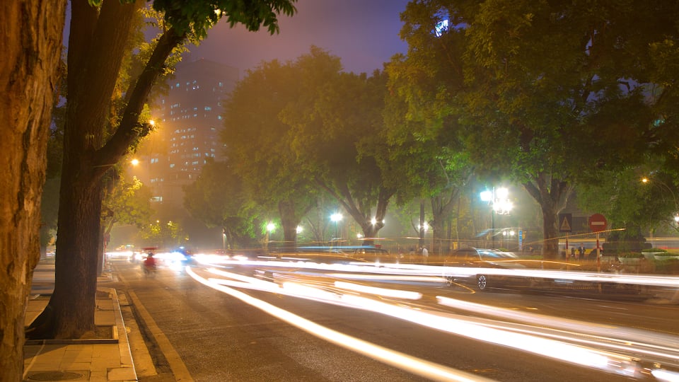 Hanoi which includes street scenes