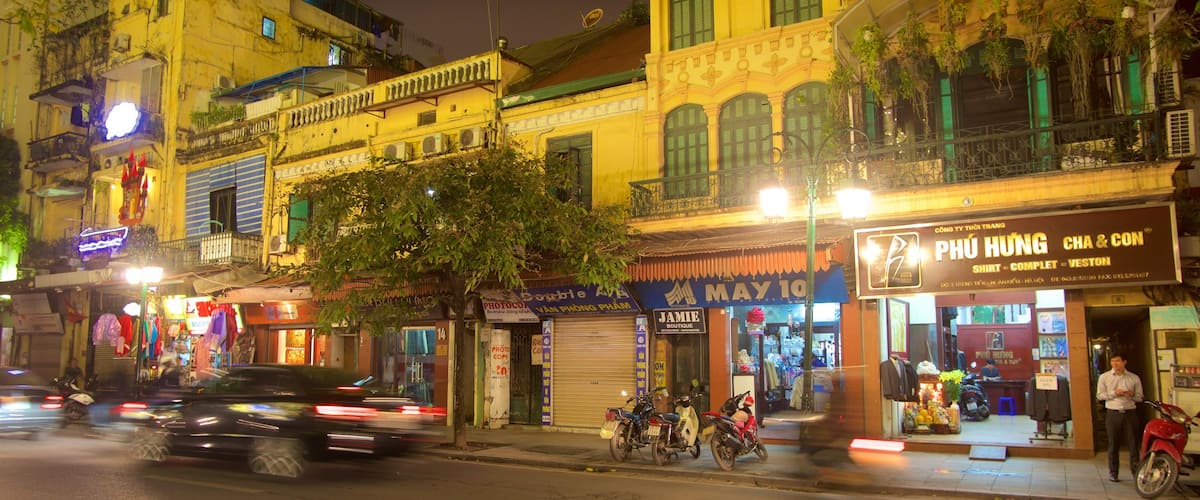 Hanoi showing signage, street scenes and night scenes