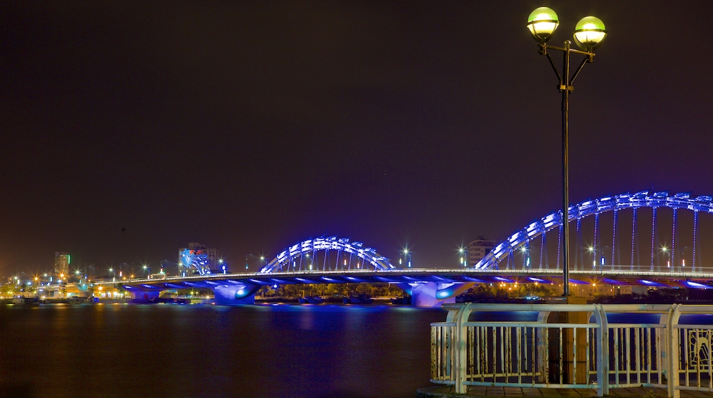 Da Nang which includes a bridge, modern architecture and night scenes