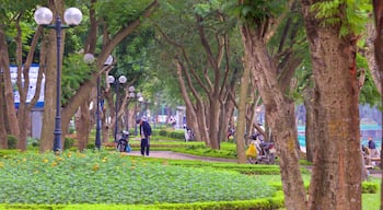 Tây Hồ mit einem Park