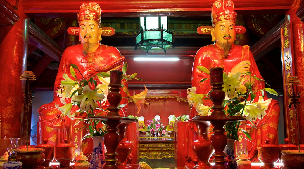 Temple of Literature showing a temple or place of worship, interior views and religious elements