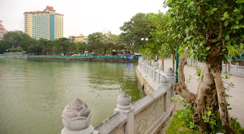 Tây Hồ mit einem See oder Wasserstelle