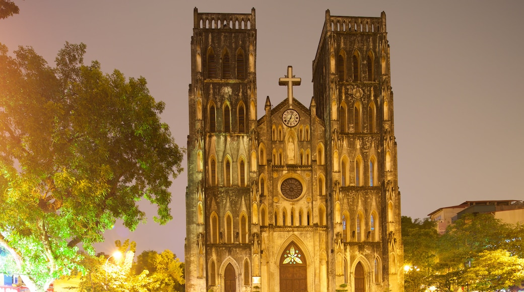 Catedral de St. Joseph caracterizando uma igreja ou catedral, elementos de patrimĂŽnio e mercados