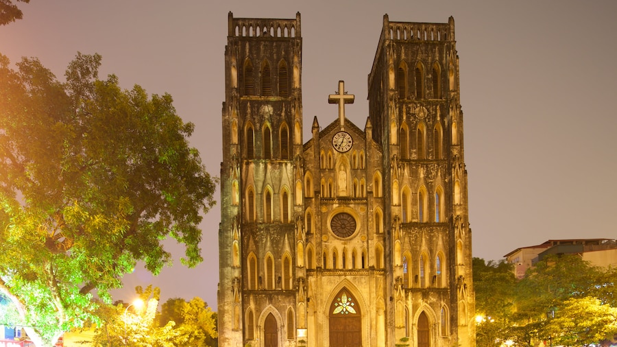 St. Joseph Cathedral showing heritage architecture, markets and heritage elements