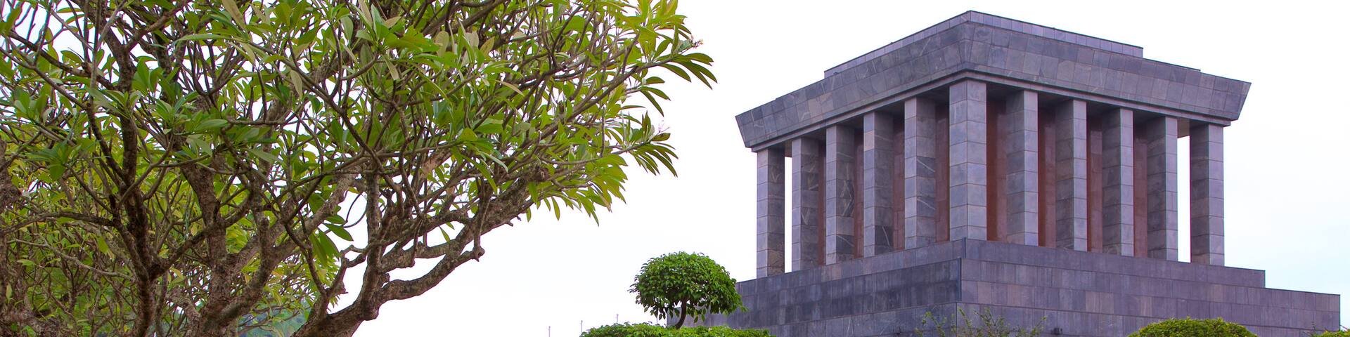 Ho Chi Minh Mausoleum which includes a monument and a park