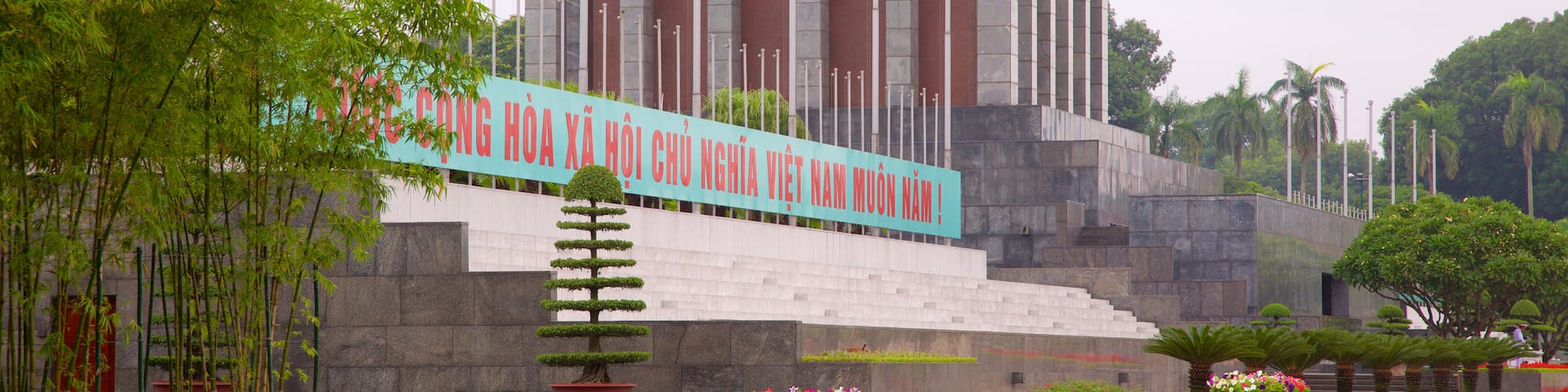 Ho Chi Minh Mausoleum featuring a monument and a park