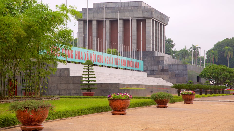Ho Chi Minh Mausoleum featuring a monument and a park