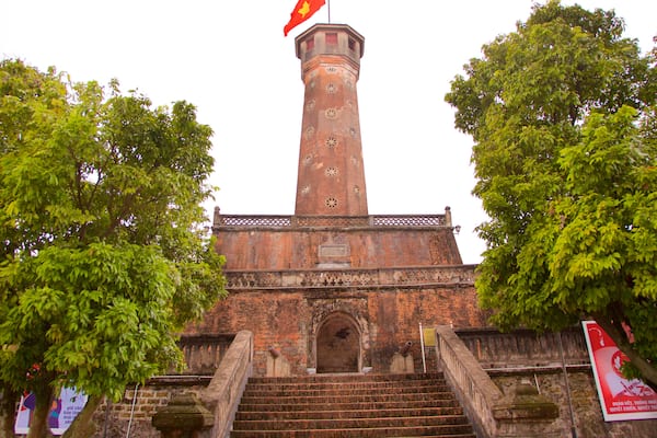 Hanois flaggtorn som inkluderar historiska element och historisk arkitektur