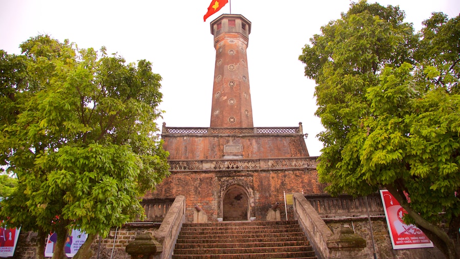 Torre Bandera de Hanoi ofreciendo elementos patrimoniales y arquitectura patrimonial