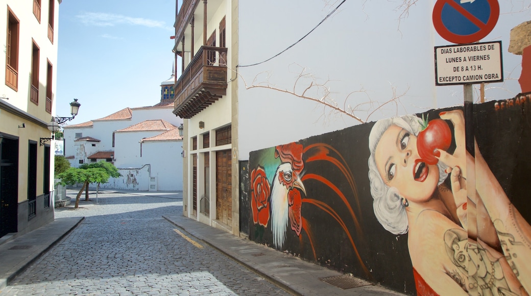 Santa Cruz di Tenerife mostrando arte urbana e arte