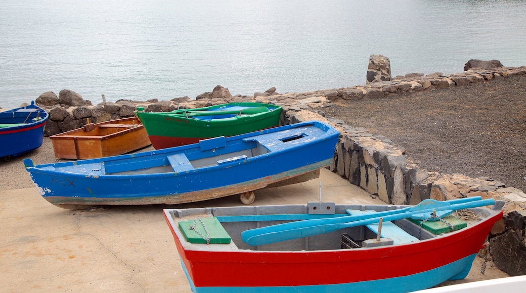 Puerto del Rosario showing general coastal views and boating