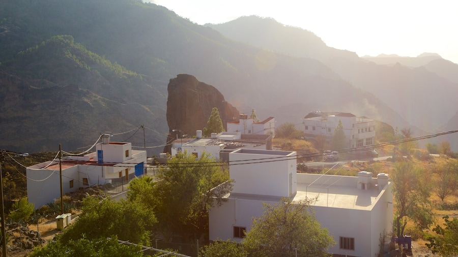 Gran Canaria mostrando uma cidade pequena ou vila
