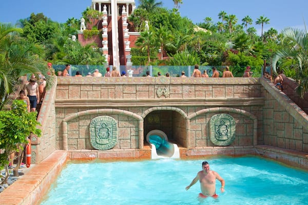 Parc aquatique Siam qui includes parc aquatique