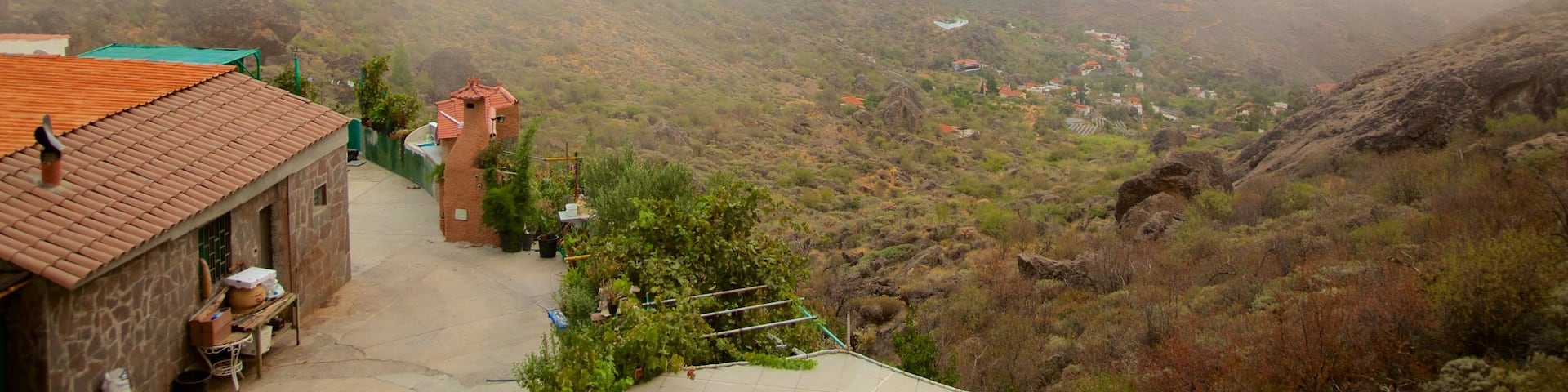 Roque Nublo showing mist or fog