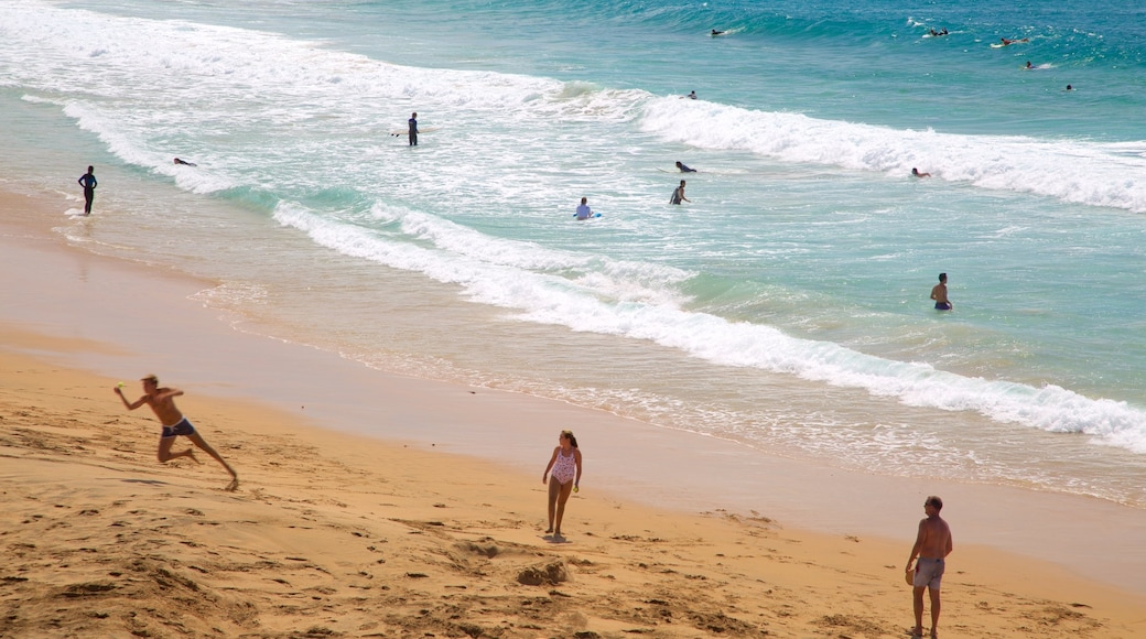 Plage de Cotillo mettant en vedette plage de sable, vues littorales et surf