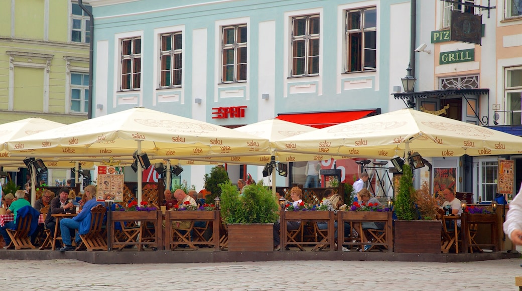 Town Hall Square which includes outdoor eating