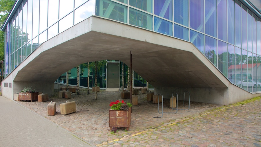 Museo dell\'Occupazione caratteristiche di architettura moderna