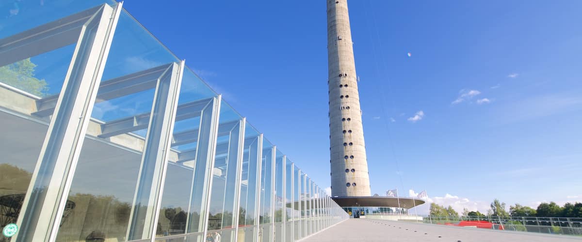 Tour de télévision de Tallinn qui includes vues