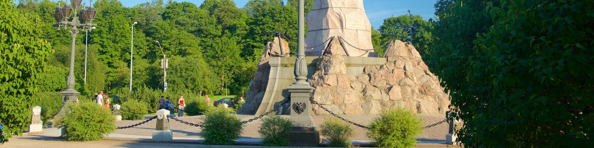 Tallinn featuring a statue or sculpture and a park
