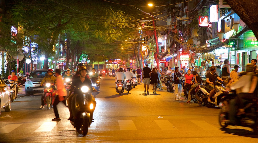 Pham Ngu Lao Street showing street scenes, night scenes and a city