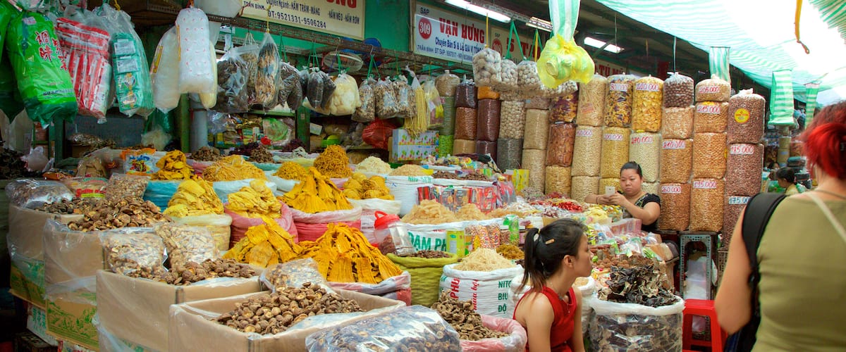 Cholon showing shopping, markets and food