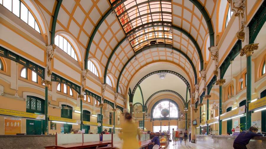 Saigon Central Post Office inclusief interieur en historische architectuur