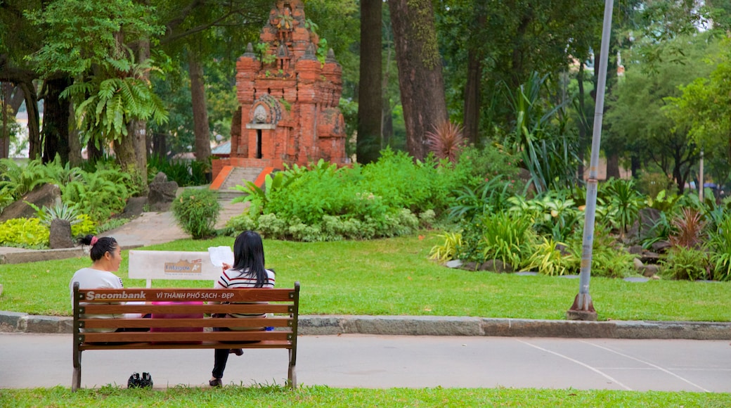 Parque Tao Dan que incluye un parque