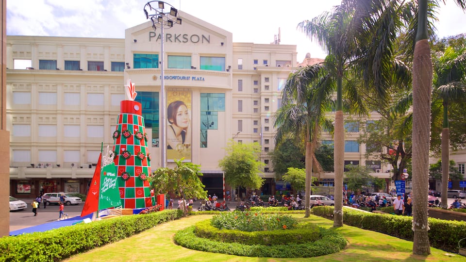Parkson Plaza featuring a hotel and heritage architecture