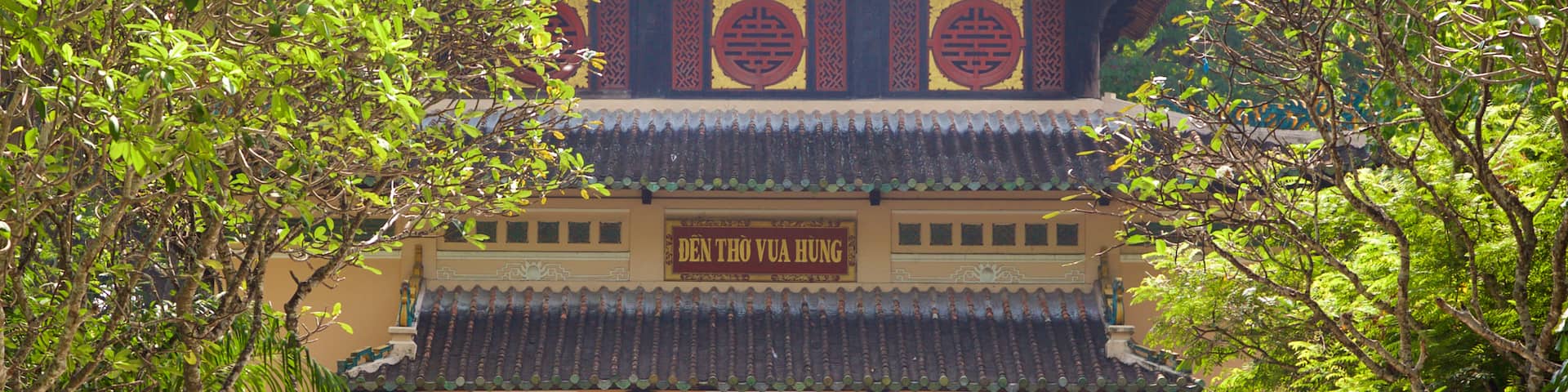 Ho Chi Minh City showing a temple or place of worship