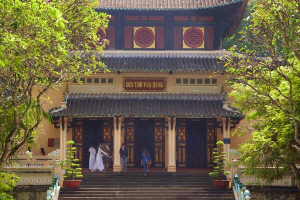 Ho-Chi-Minh-Stadt mit einem Tempel oder Andachtsstätte