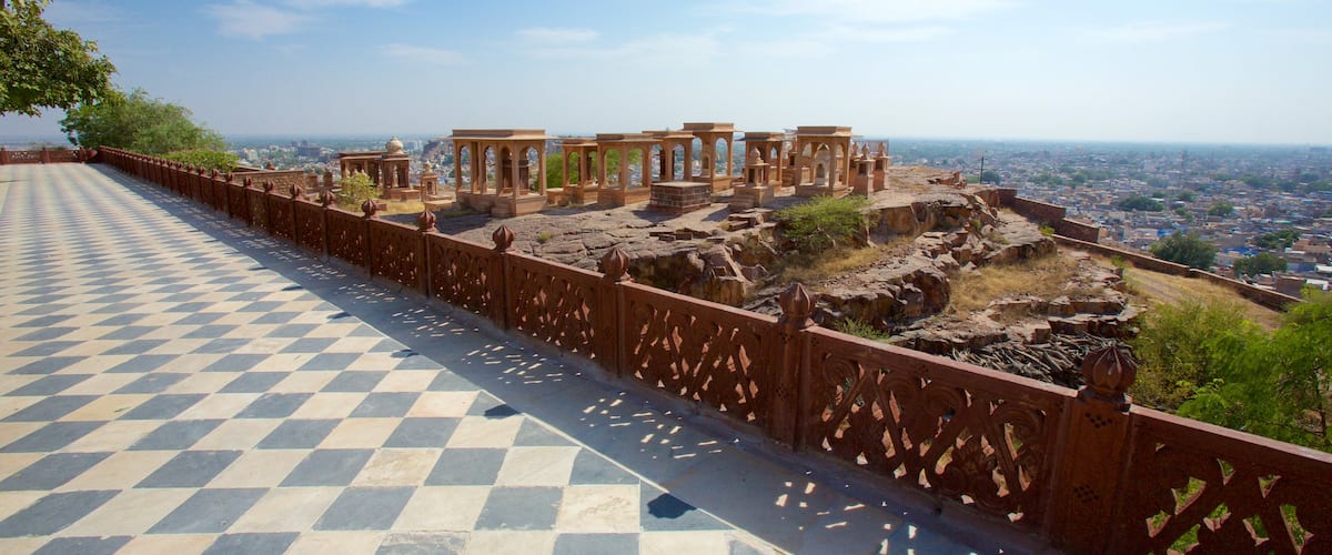 Jaswant Thada que incluye una ruina