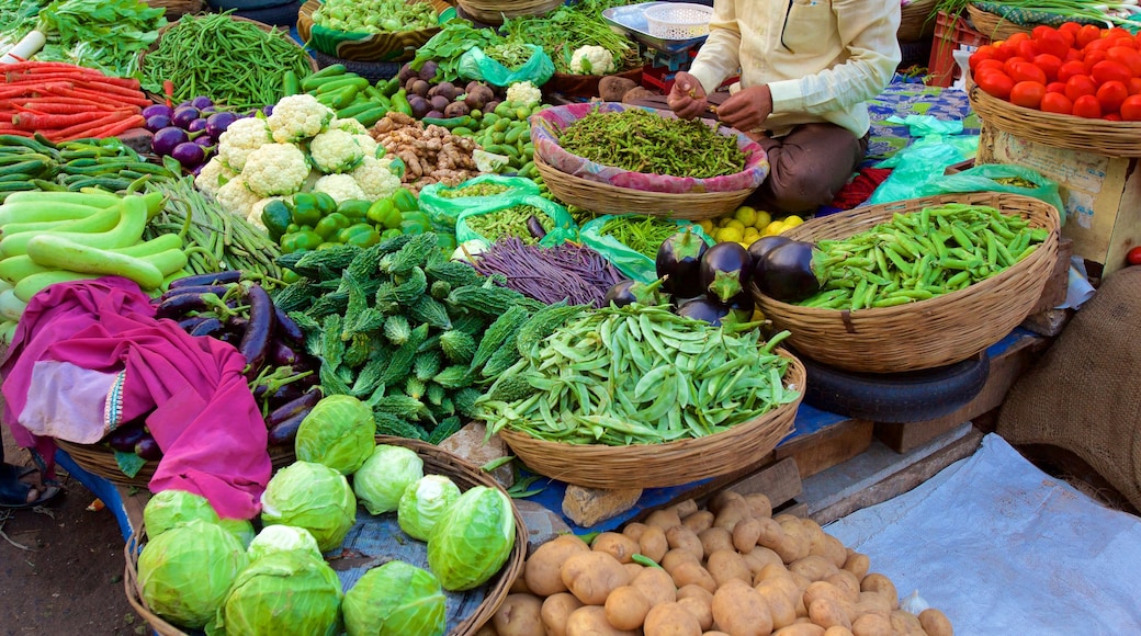 Manek Chowk featuring markets and food